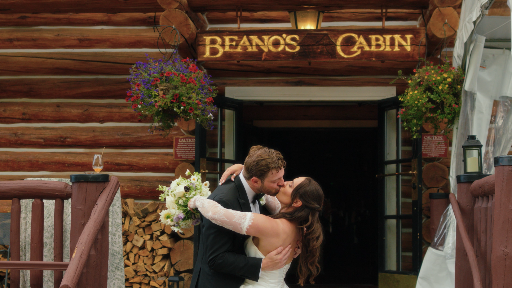 Every couple should consider Beano's Cabin for their dream mountain wedding.